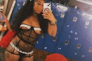 sexiiiiii waterpark millieeee💦😋🍫the head doctor 2girls shows - Image 8